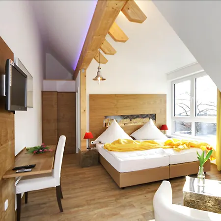 Restaurant Lindenhof ホテル