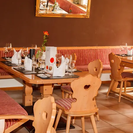 Hotel Restaurant Lindenhof 3*
