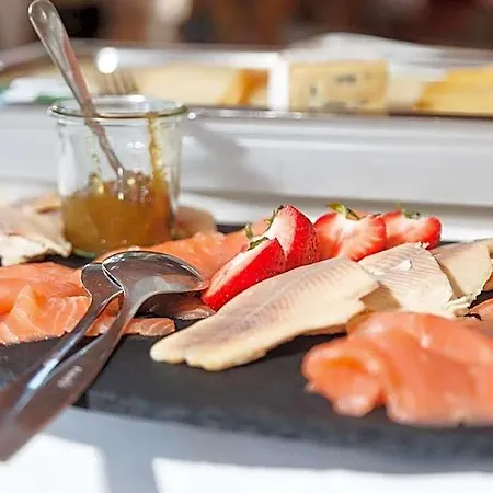 Hotel Restaurant Lindenhof 3*