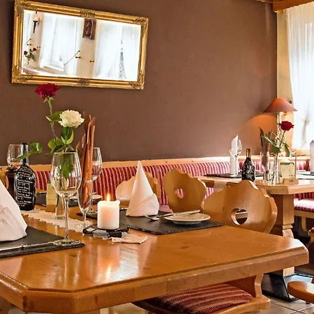 Restaurant Lindenhof ホテル