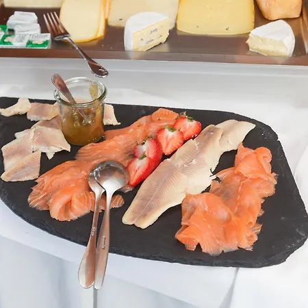 Hotel Restaurant Lindenhof 3*
