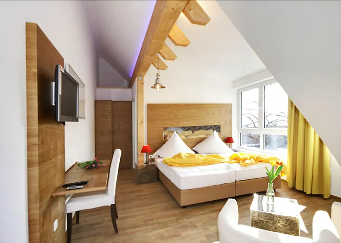 Restaurant Lindenhof فندق