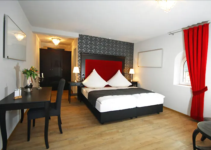 Hotel Restaurant Lindenhof 3*