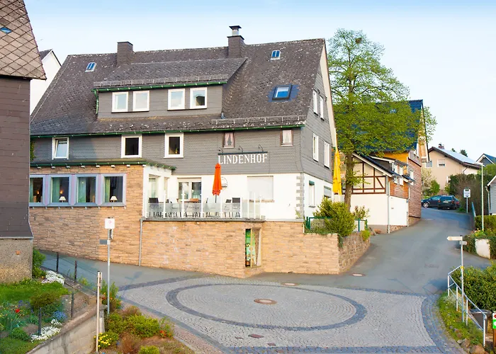 Hotel Restaurant Lindenhof 3*