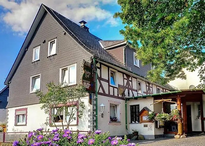 Restaurant Lindenhof فندق 3*